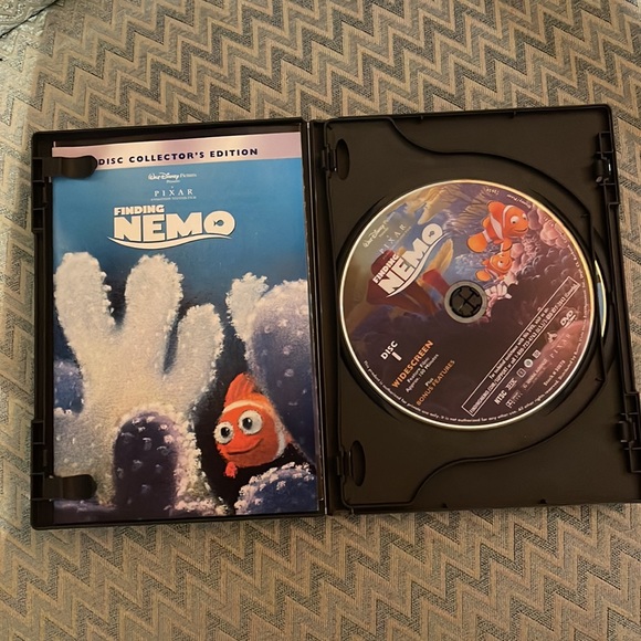 Disney’s Finding Nemo 2-Disc Collector’s Edition - Picture 2 of 3